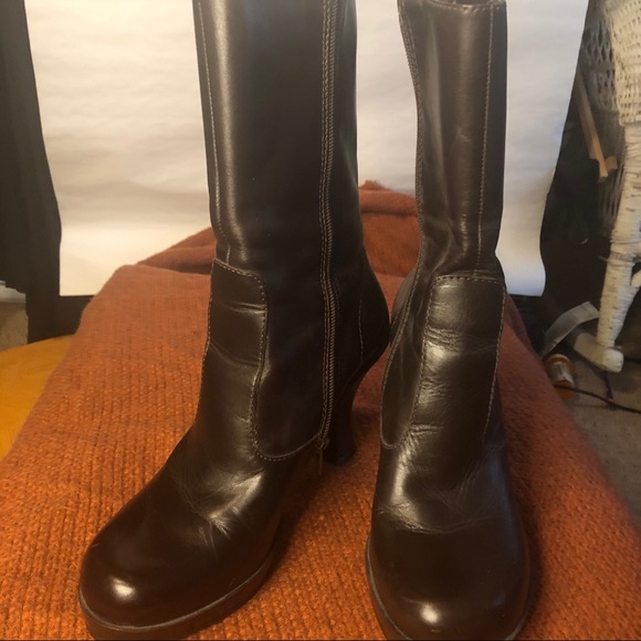 Gianni Bini (8.5M) Chocolate Brown Boots w 2” heel - Picture 4 of 16